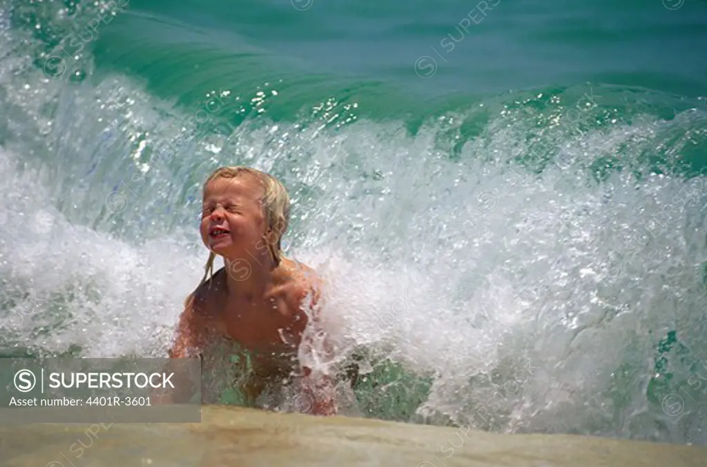 Wave swimming 5 year old Liisa Widstrand