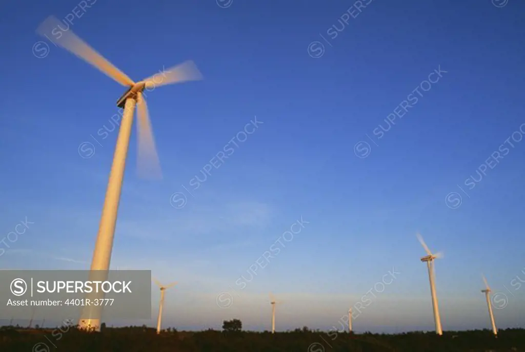 Wind energy turbine, wind mill, wind farm