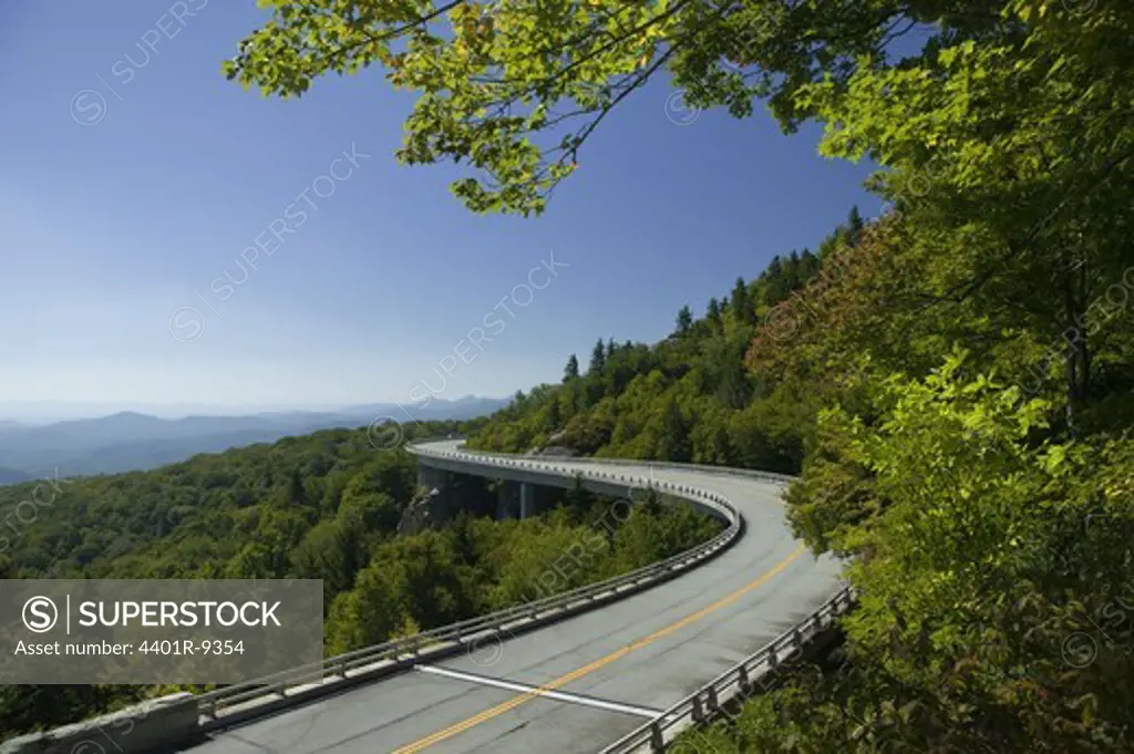 Linn Cove Viaduct, Blue Ridge Parkway, North Carolina, USA.