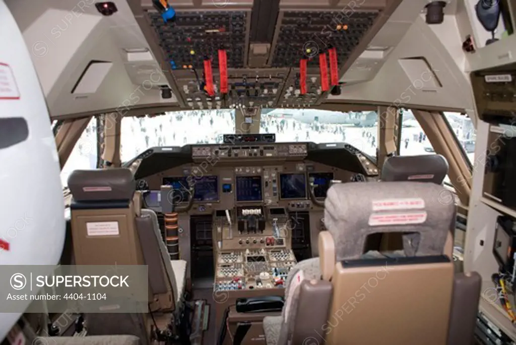 Flightdeck of Boeing 747-8 test aircraft