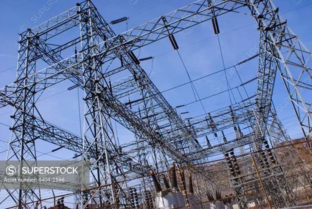 USA, Arizona/Nevada, Electricity substation above Hoover Dam