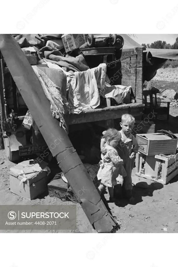 Migratory children living in ""Rambler's Park."" , Dorothea Lange