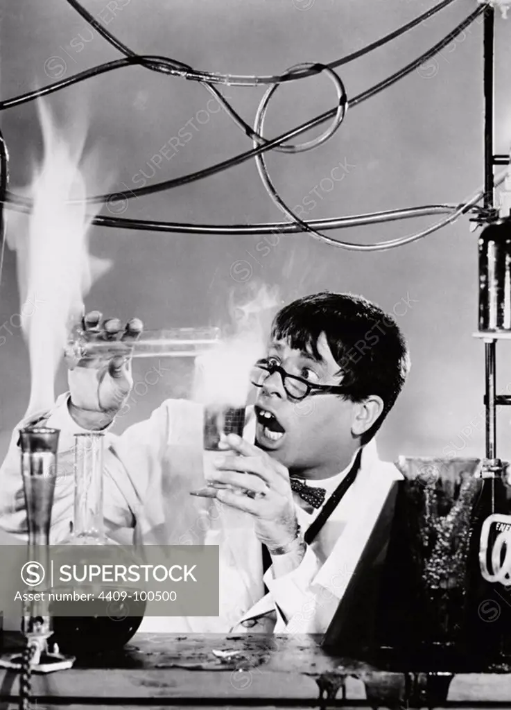 JERRY LEWIS in THE NUTTY PROFESSOR (1963), directed by JERRY LEWIS.