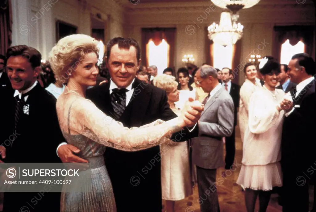 ANTHONY HOPKINS and JOAN ALLEN in NIXON (1995), directed by OLIVER STONE.
