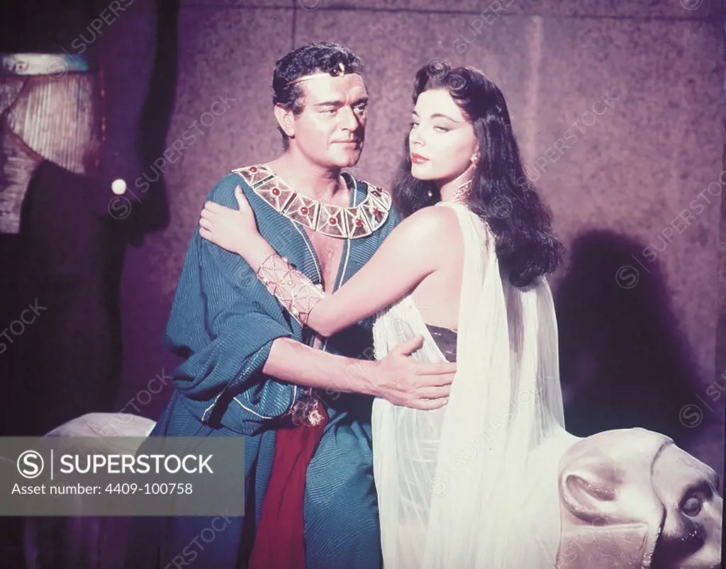 JACK HAWKINS and JOAN COLLINS in LAND OF THE PHARAOHS (1955), directed by HOWARD HAWKS.