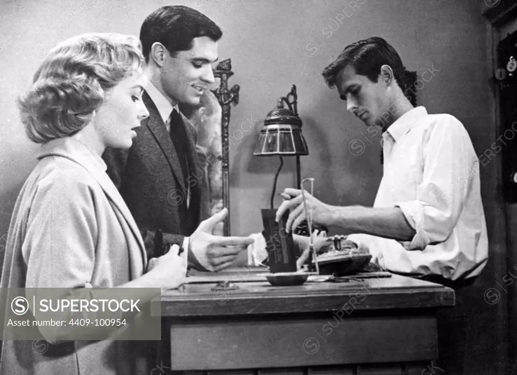 JOHN GAVIN, ANTHONY PERKINS and VERA MILES in PSYCHO (1960), directed by ALFRED HITCHCOCK.