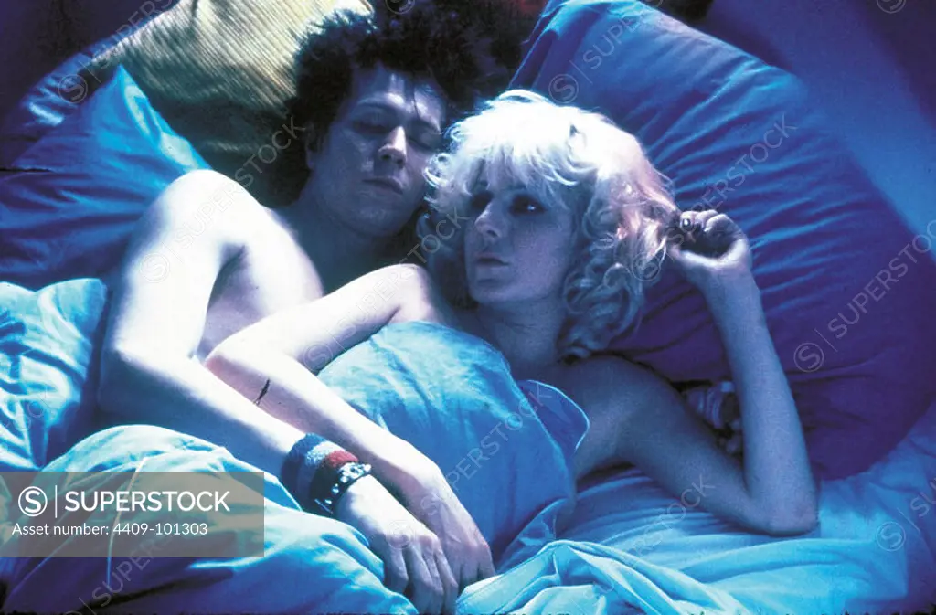 GARY OLDMAN and CHLOE WEBB in SID AND NANCY (1986), directed by ALEX COX.