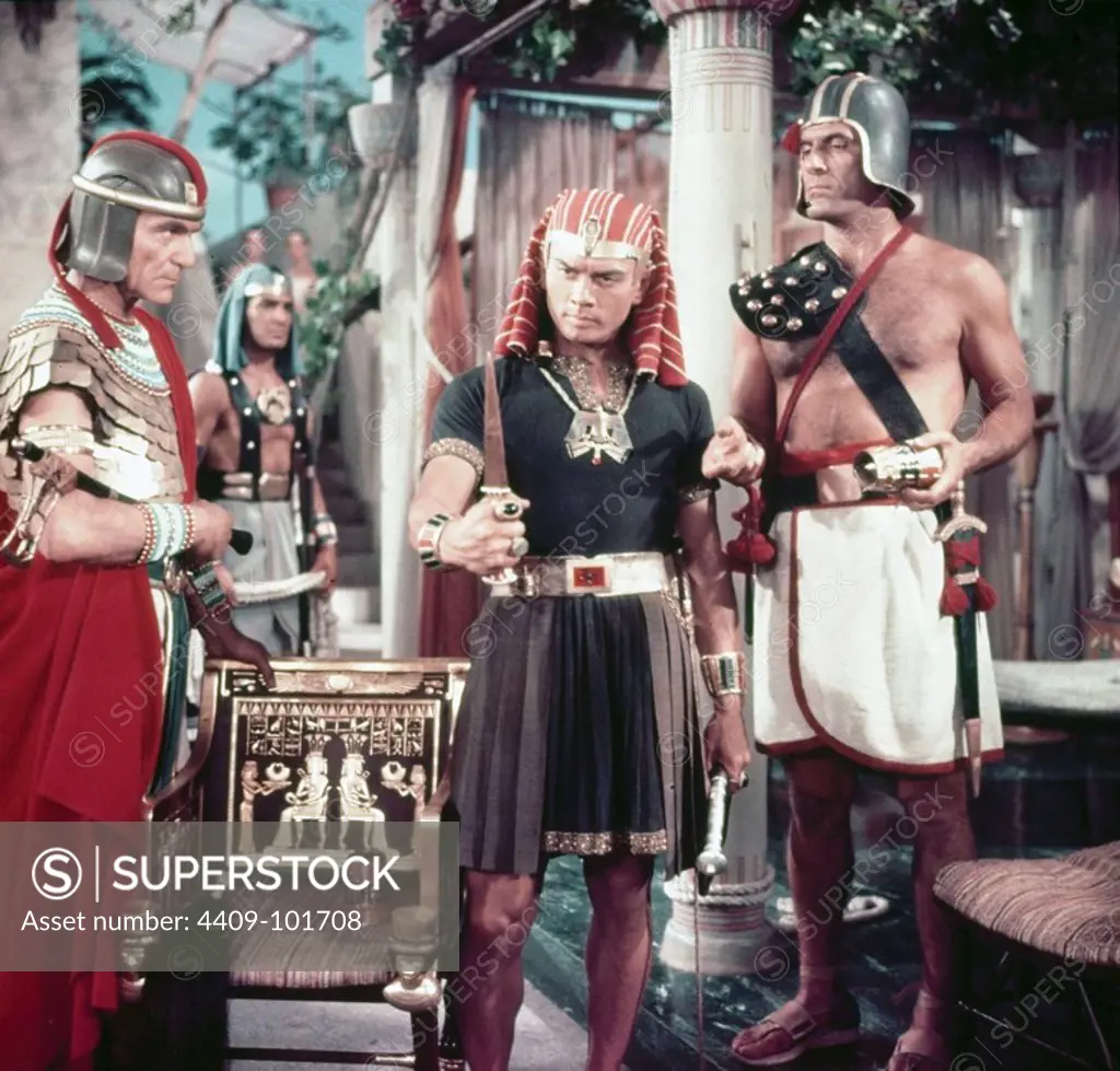 YUL BRYNNER and HENRY WILCOXON in THE TEN COMMANDMENTS (1956), directed by CECIL B DEMILLE.