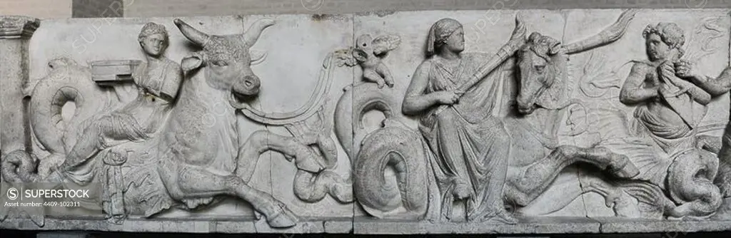 Roman Art. Altar of Domitius Ahenobarbus or ÒStatue Base of Marcus AntoniusÓ, relief freize of a monumental statue group base. Sea thiasos for the wedding of Poseidon and Amphitrite, 2nd half of the 2nd century BC. (about 150 B.C.). Detail: two Tritons playing music, Doris, mother of Amphitrite, carrying two torches to light the procession; Erotes and Nereid on a sea-bull bringing a present (front panel). Glyptothek. Munich. Germany.