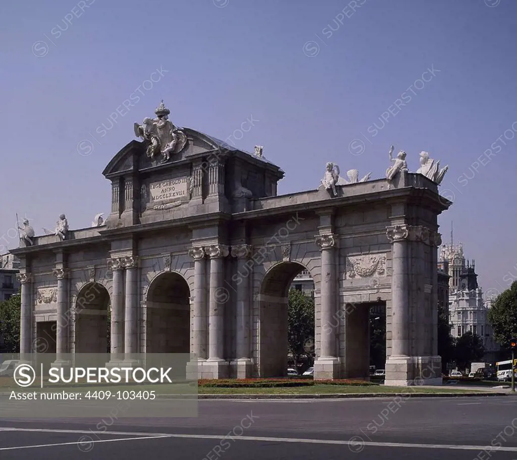 PUERTA DE ALCALA - PUERTA MONUMENTAL CONSTRUIDA EN 1778 PARA CONMEMORAR LA ENTRADA EN MADRID DE CARLOS III. Author: SABATINI FRANCESCO. Location: PUERTA DE ALCALA. SPAIN.