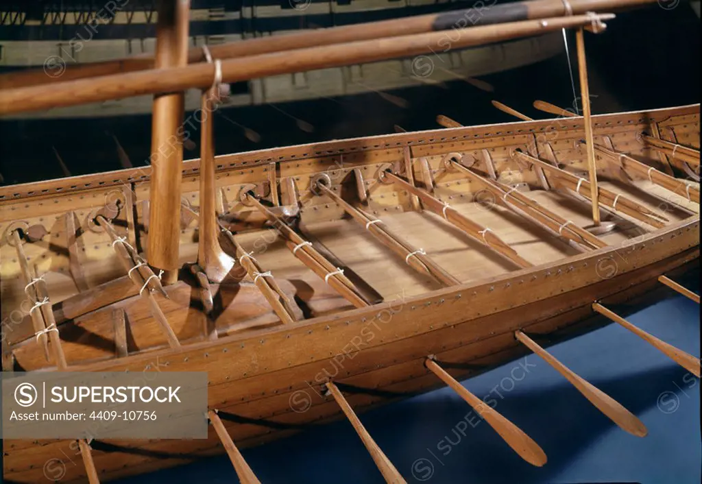 Model of drakkar with paddles. Wood. Madrid, naval museum. Location: MUSEO NAVAL / MINISTERIO DE MARINA. MADRID. SPAIN.