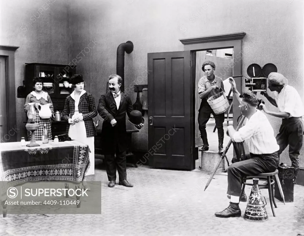 CHESTER CONKLIN in MACK SENNETT COMEDY. Mack Sennett Comedies Corporation movie shooting.