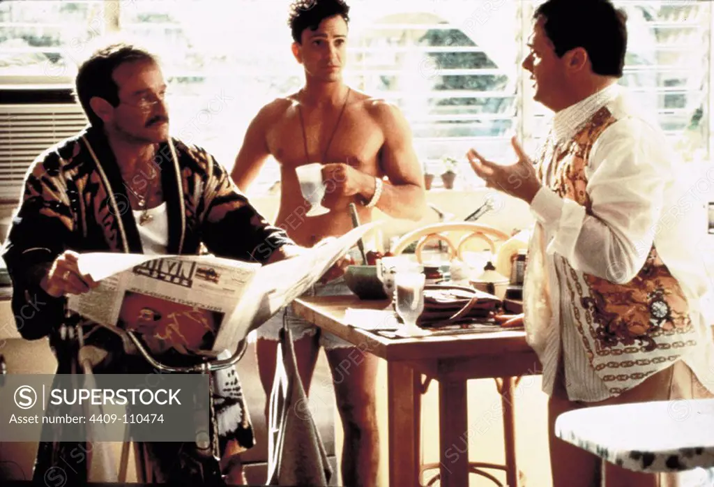 ROBIN WILLIAMS and NATHAN LANE in THE BIRDCAGE (1996), directed by MIKE NICHOLS.
