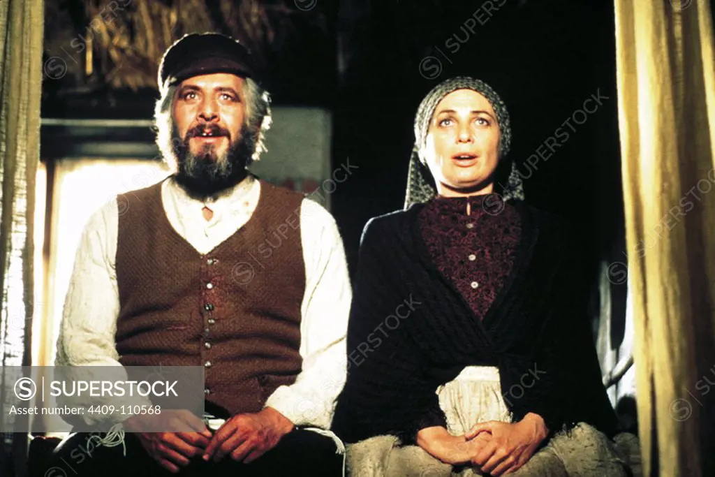 TOPOL and NORMA CRANE in FIDDLER ON THE ROOF (1971), directed by NORMAN JEWISON.