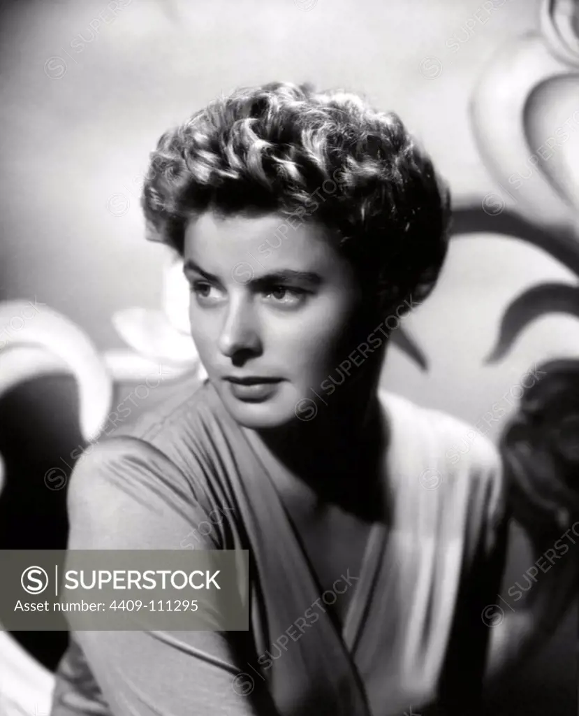 INGRID BERGMAN in FOR WHOM THE BELL TOLLS (1943), directed by SAM WOOD.