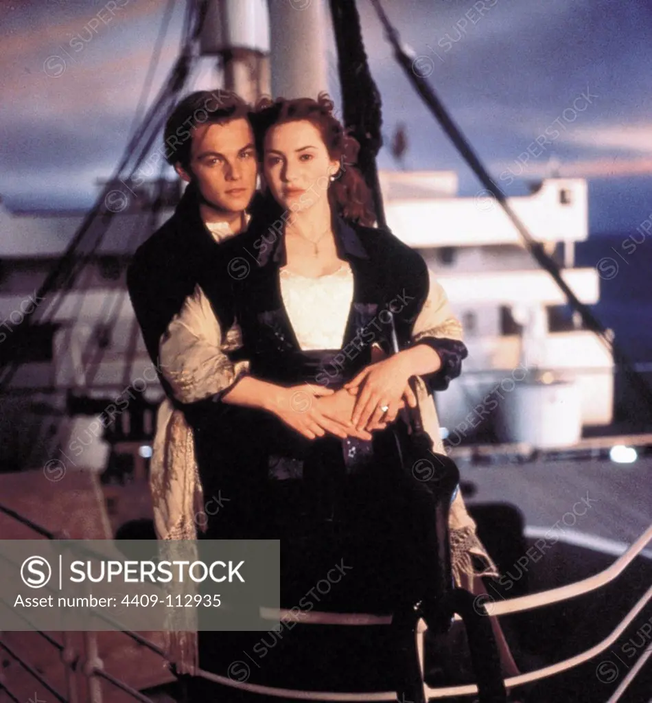 LEONARDO DICAPRIO and KATE WINSLET in TITANIC (1997), directed by JAMES CAMERON.