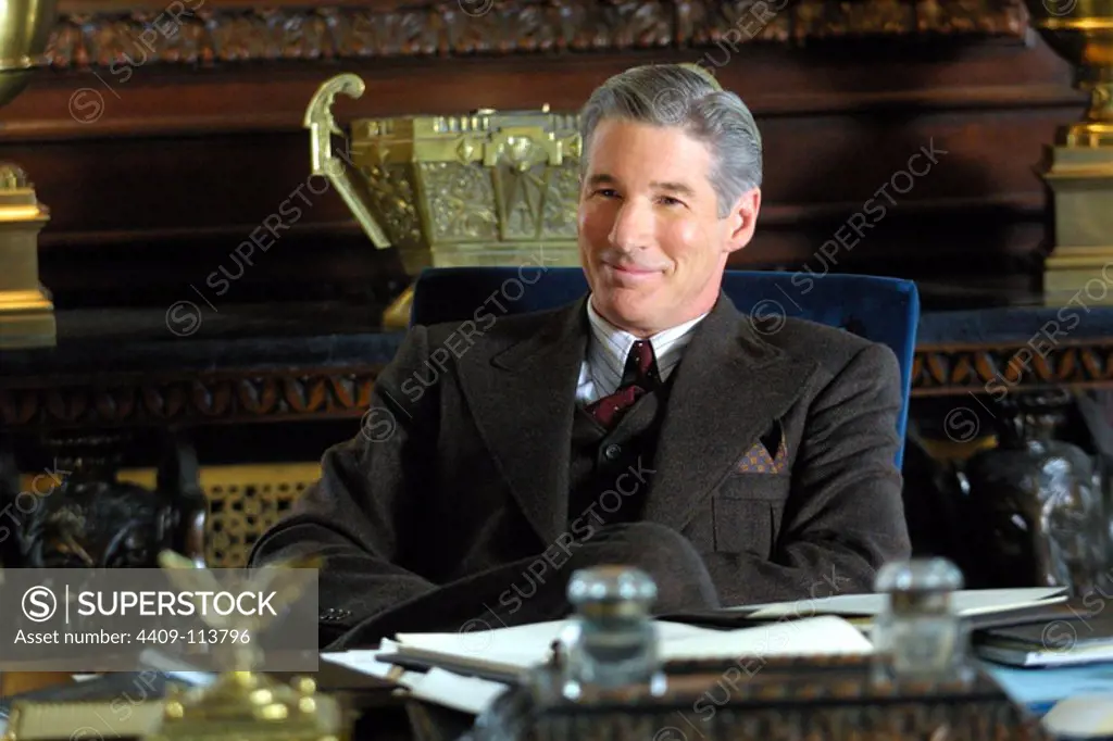 RICHARD GERE in CHICAGO (2002), directed by ROB MARSHALL.
