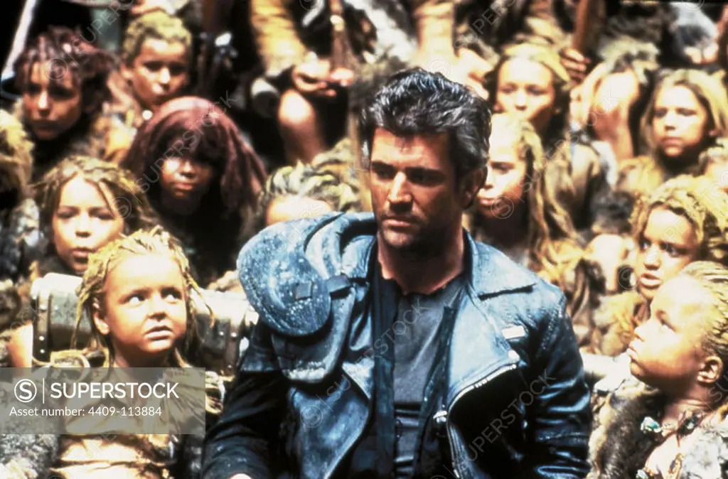 MEL GIBSON in MAD MAX III: BEYOND THUNDERDOME (1985), directed by GEORGE MILLER.