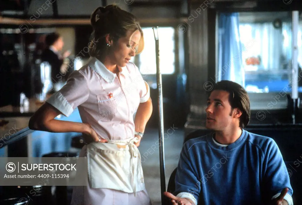 LAUREN HOLLY and EDWARD BURNS in NO LOOKING BACK (1998), directed by EDWARD BURNS.