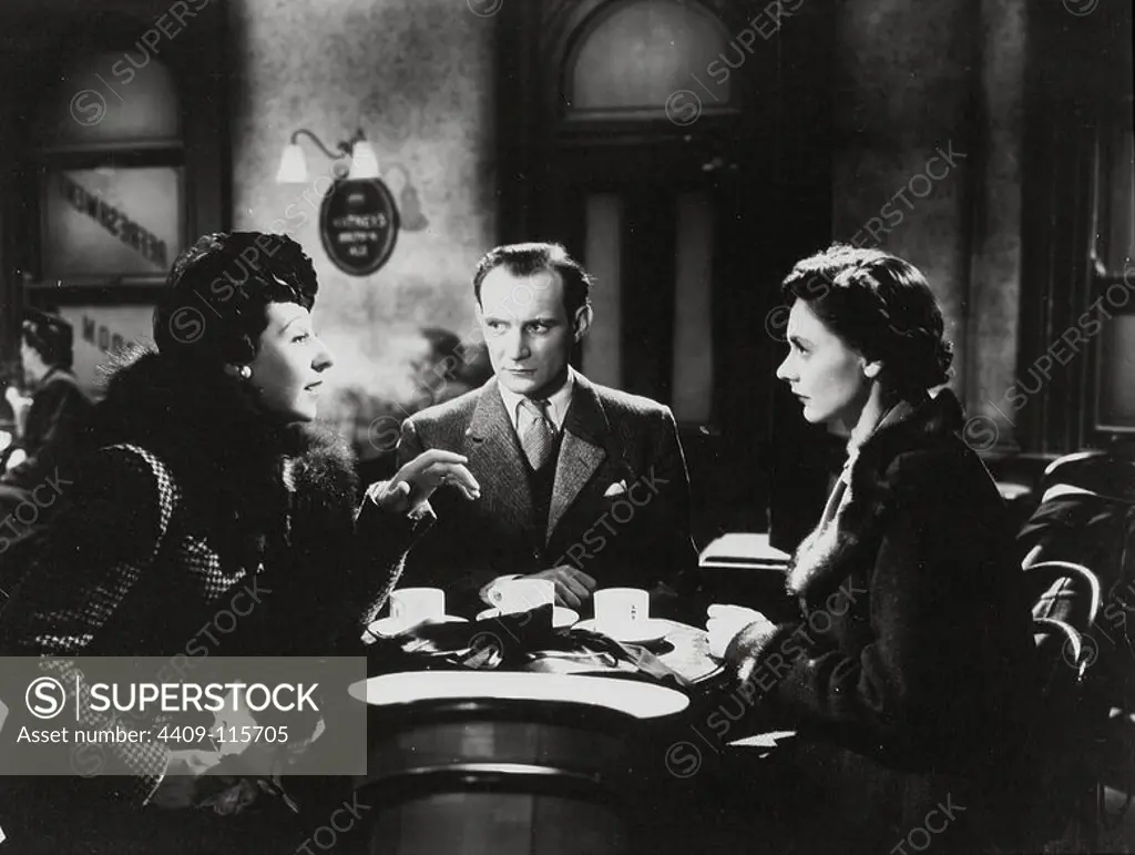 JOYCE CAREY, TREVOR HOWARD and CELIA JOHNSON in BRIEF ENCOUNTER (1945), directed by DAVID LEAN.