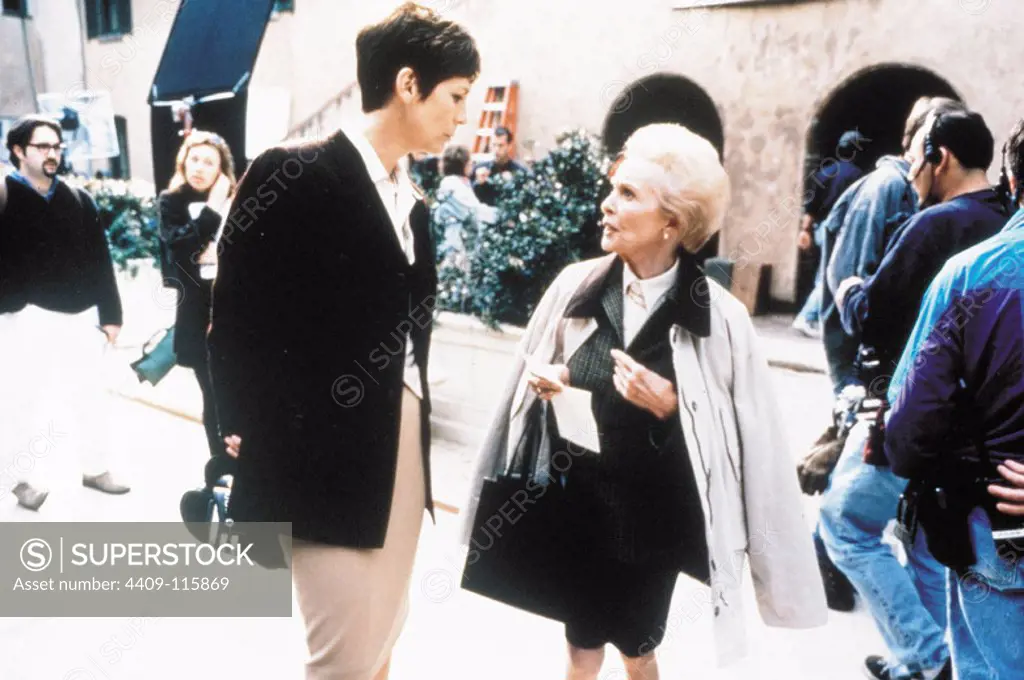 JAMIE LEE CURTIS and JANET LEIGH in HALLOWEEN H20: 20 YEARS LATER (1998), directed by STEVE MINER.