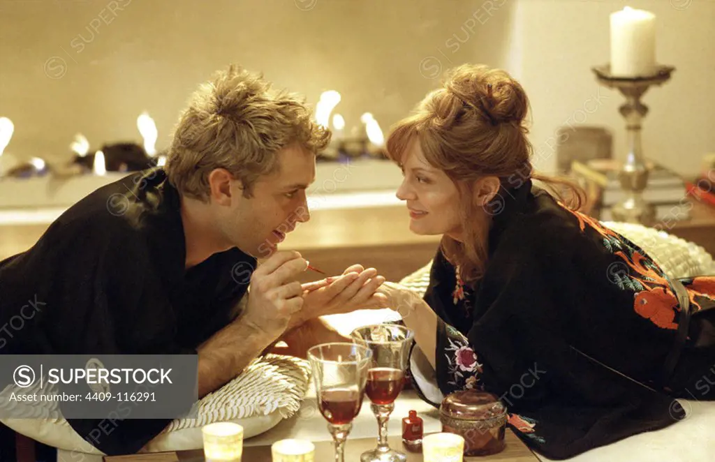 SUSAN SARANDON and JUDE LAW in ALFIE (2004), directed by CHARLES SHYER.