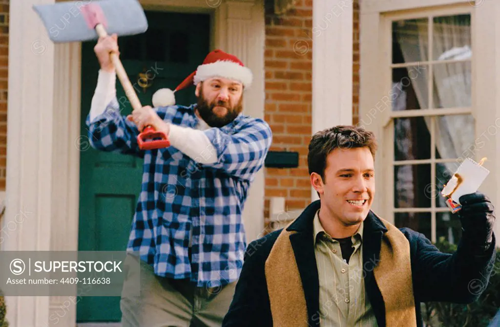 JAMES GANDOLFINI and BEN AFFLECK in SURVIVING CHRISTMAS (2004), directed by MIKE MITCHELL.