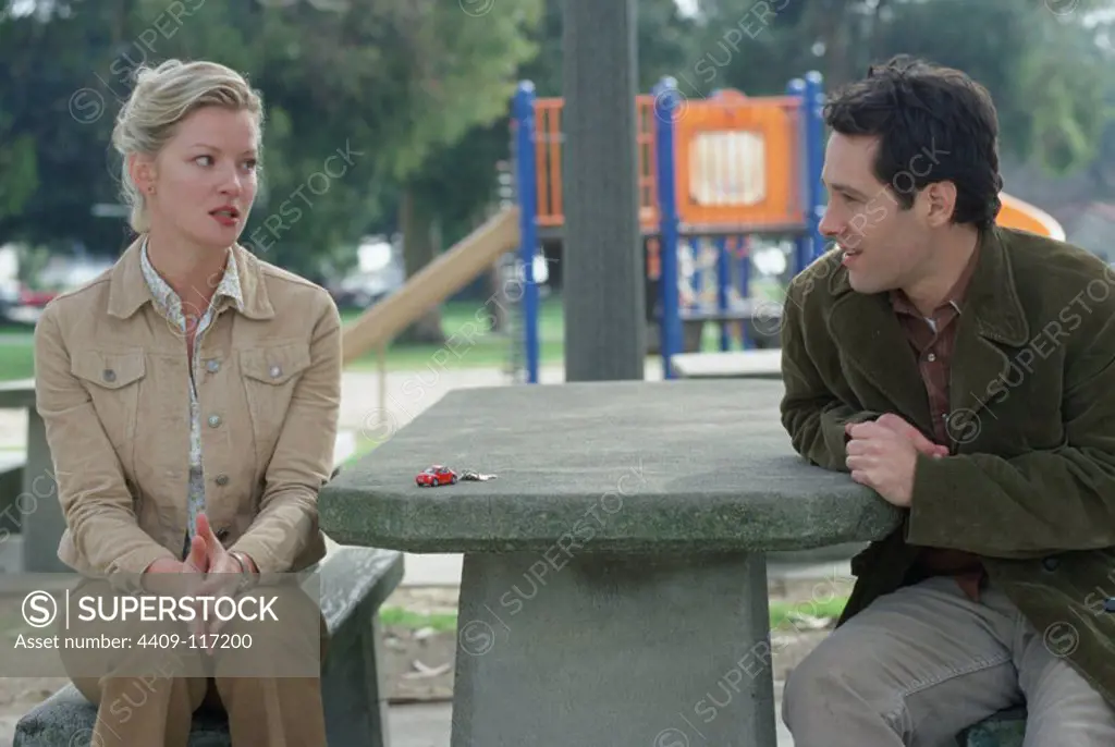 GRETCHEN MOL and PAUL RUDD in THE SHAPE OF THINGS (2003), directed by NEIL LABUTE.
