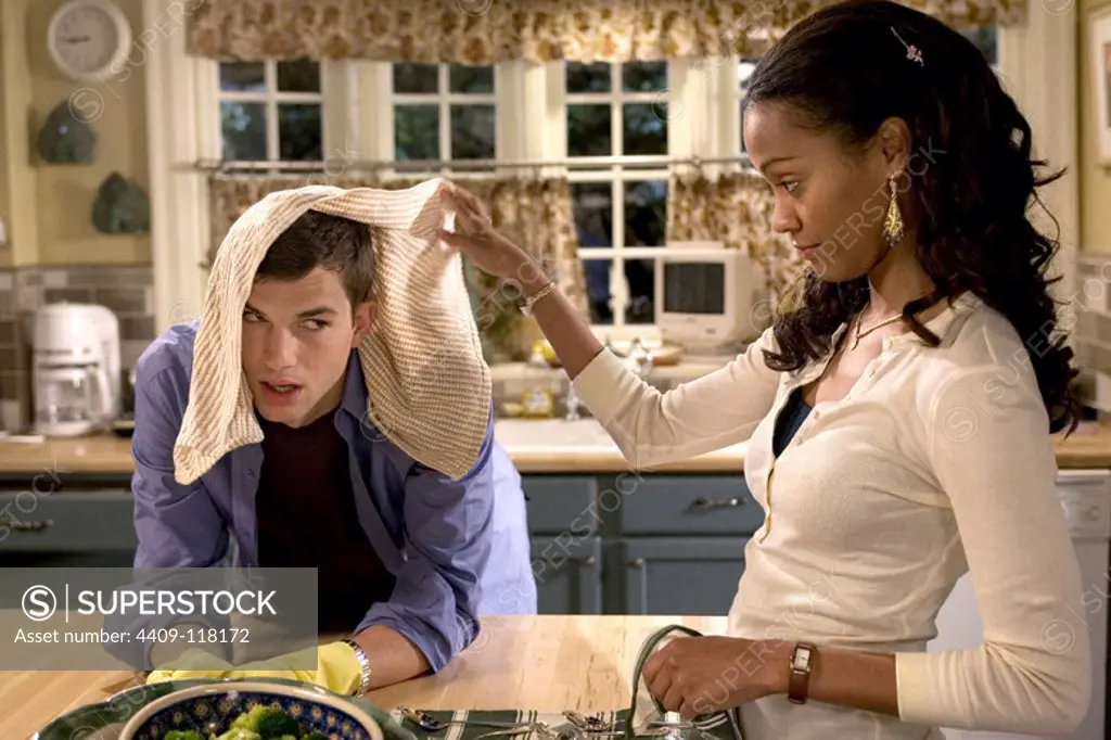 ASHTON KUTCHER and ZOE SALDANA in GUESS WHO (2005), directed by KEVIN RODNEY SULLIVAN.