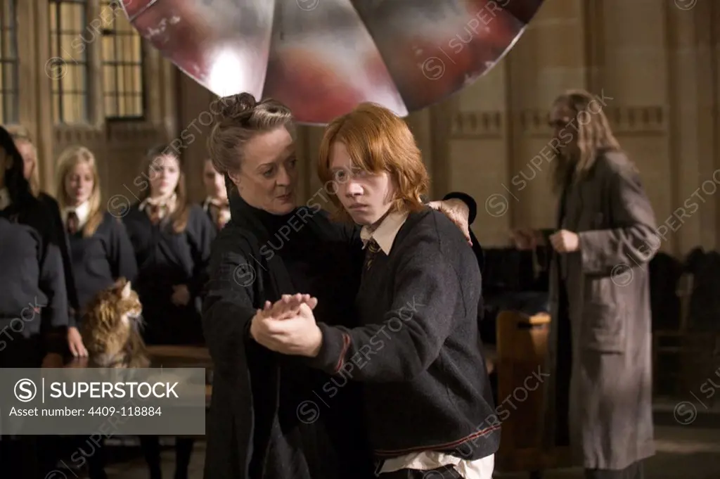 RUPERT GRINT and MAGGIE SMITH in HARRY POTTER AND THE GOBLET OF FIRE (2005), directed by MIKE NEWELL.
