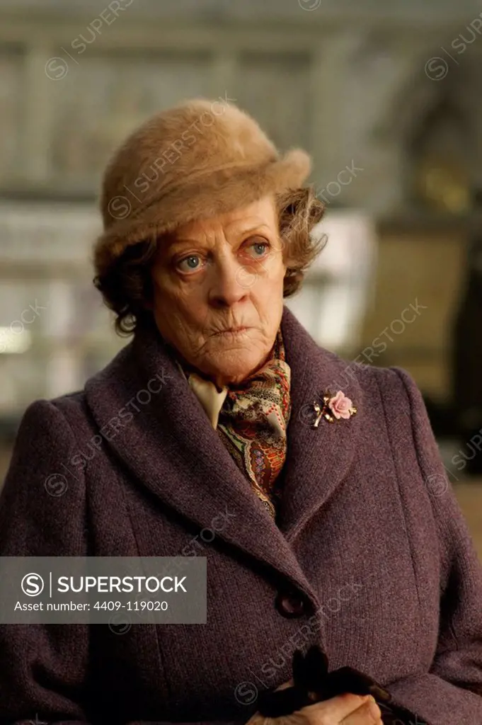 MAGGIE SMITH in KEEPING MUM (2005), directed by NIALL JOHNSON. Copyright: Editorial use only. No merchandising or book covers. This is a publicly distributed handout. Access rights only, no license of copyright provided. Only to be reproduced in conjunction with promotion of this film.