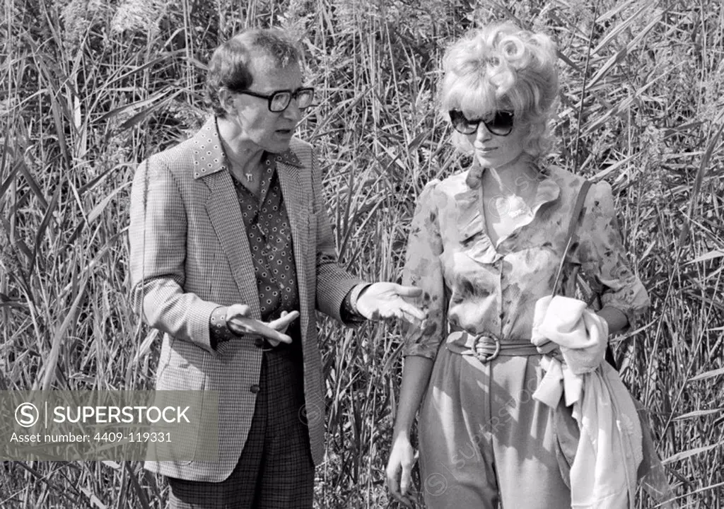 MIA FARROW and WOODY ALLEN in BROADWAY DANNY ROSE (1984), directed by WOODY ALLEN.