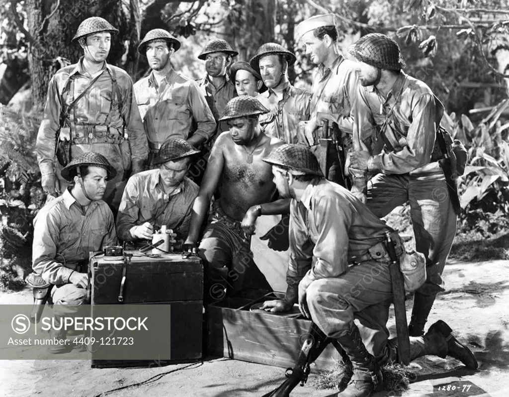 ROBERT TAYLOR, GEORGE MURPHY and ROBERT WALKER in BATAAN (1943), directed by TAY GARNETT.