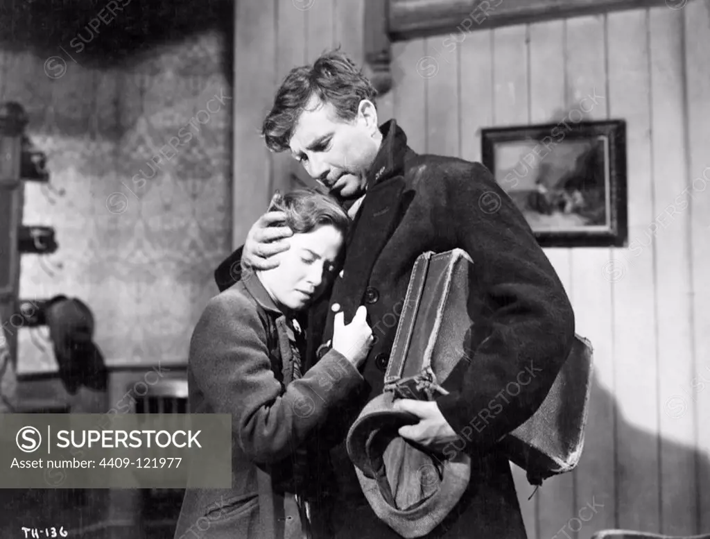 ROBERT NEWTON in TEMPTATION HARBOUR (1947), directed by LANCE COMFORT.