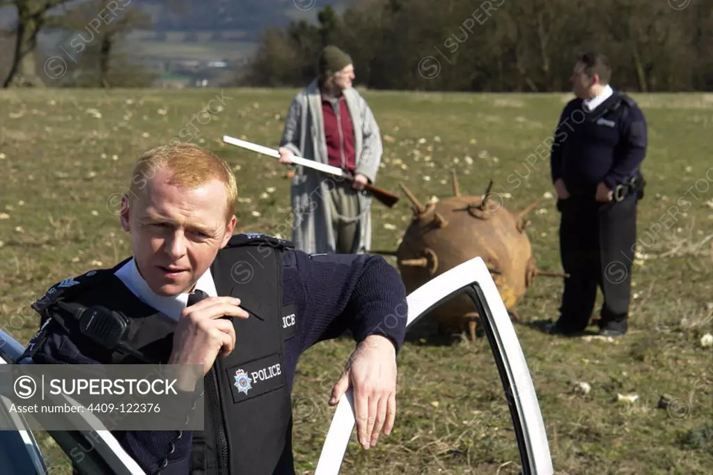 NICK FROST and SIMON PEGG in HOT FUZZ (2007), directed by EDGAR WRIGHT.