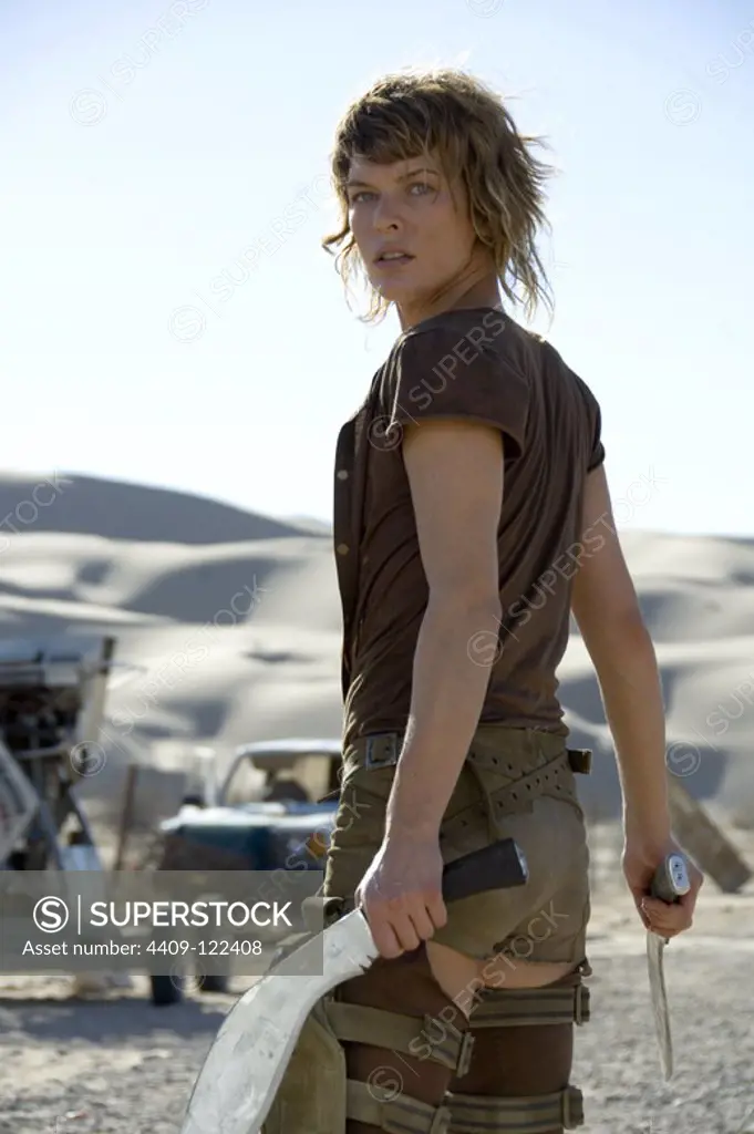 MILLA JOVOVICH in RESIDENT EVIL: EXTINCTION (2007), directed by RUSSELL MULCAHY. Copyright: Editorial use only. No merchandising or book covers. This is a publicly distributed handout. Access rights only, no license of copyright provided. Only to be reproduced in conjunction with promotion of this film.