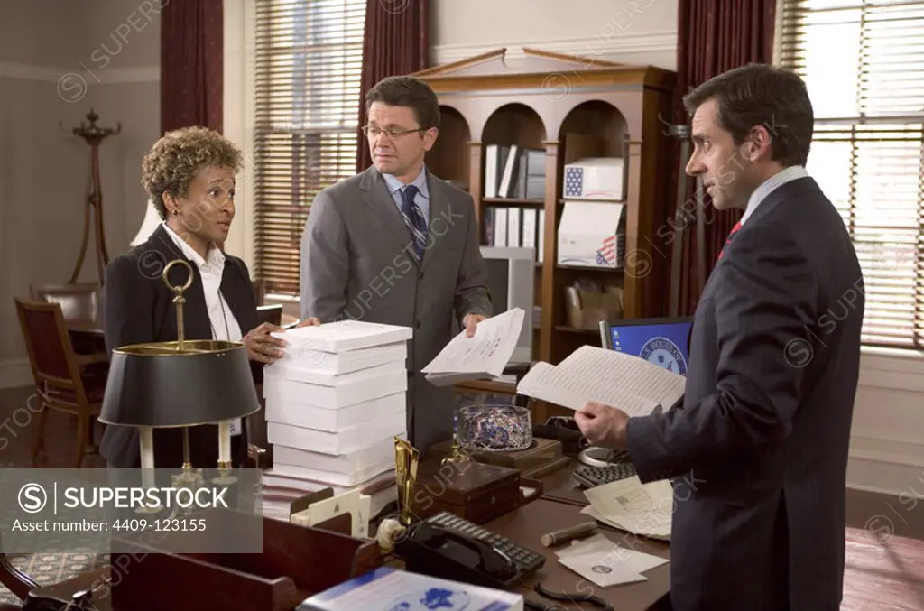 WANDA SYKES, JOHN MICHAEL HIGGINS and STEVE CARELL in EVAN ALMIGHTY (2007), directed by TOM SHADYAC.