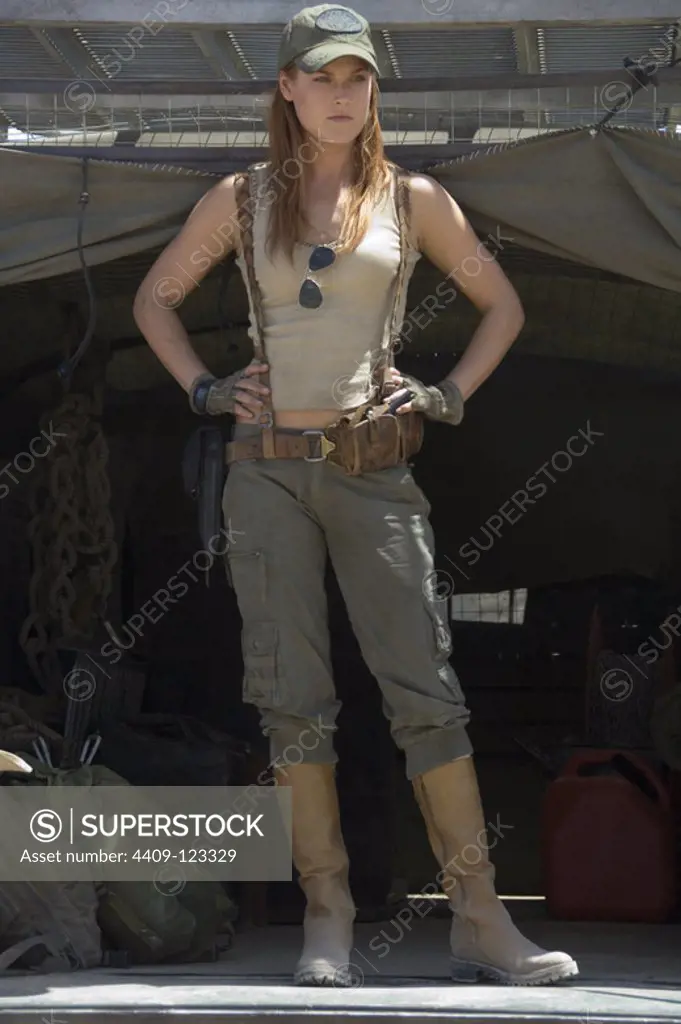ALI LARTER in RESIDENT EVIL: EXTINCTION (2007), directed by RUSSELL MULCAHY. Copyright: Editorial use only. No merchandising or book covers. This is a publicly distributed handout. Access rights only, no license of copyright provided. Only to be reproduced in conjunction with promotion of this film.