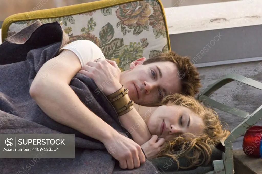 JONATHAN RHYS MEYERS and KERI RUSSELL in AUGUST RUSH (2007), directed by KIRSTEN SHERIDAN.