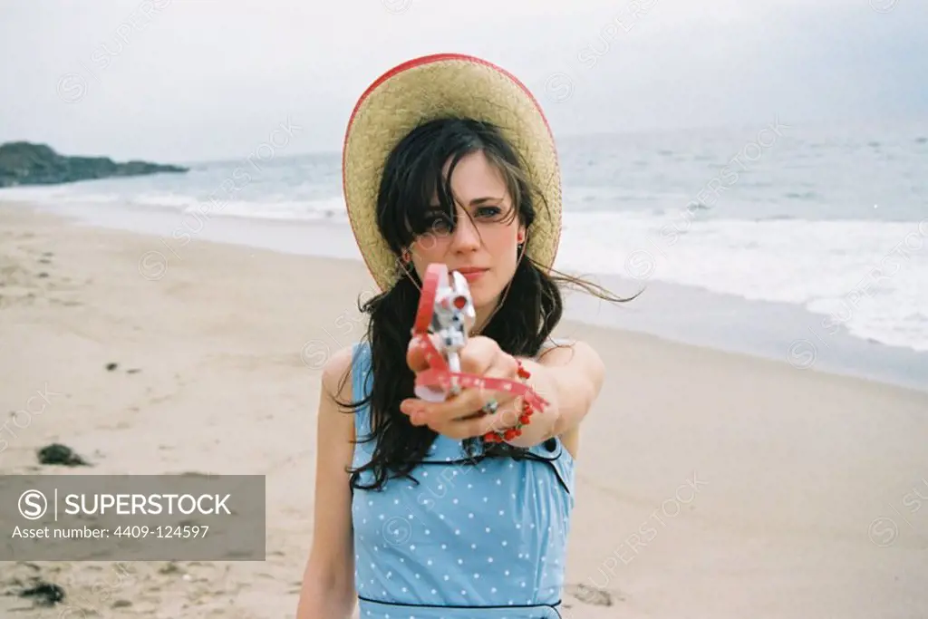ZOOEY DESCHANEL in THE GO-GETTER (2007), directed by MARTIN HYNES.