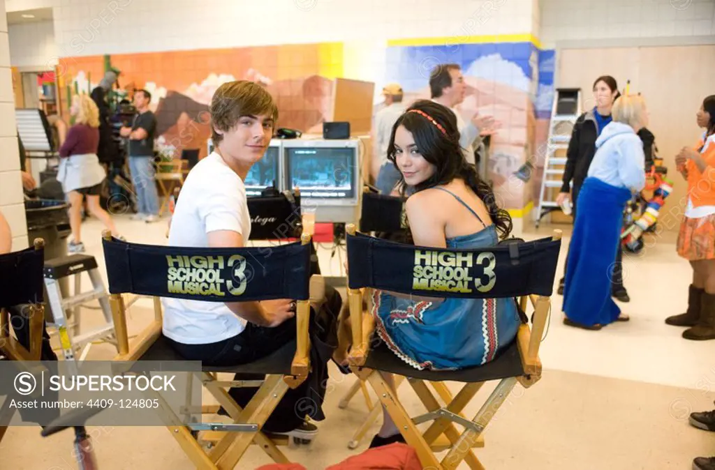 ZAC EFRON and VANESSA HUDGENS in HIGH SCHOOL MUSICAL 3: SENIOR YEAR (2008), directed by KENNY ORTEGA.
