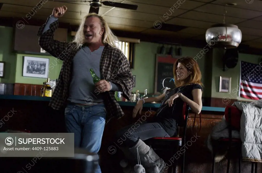 MICKEY ROURKE and MARISA TOMEI in THE WRESTLER (2008), directed by DARREN ARONOFSKY.
