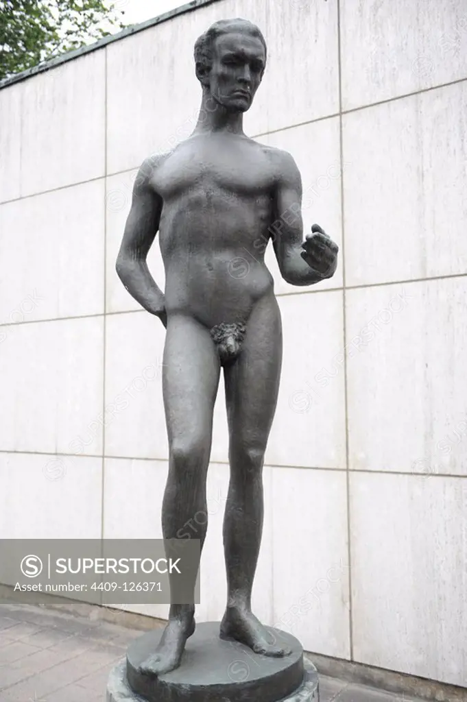 Waino Aaltonen (1894-1966). Finnish sculptor. Spiritual Work (serie The Work and the Future, 1932). 1968. Copy of the originals in bronze, 1932. Waino Aaltonen Museum. Turku. Finland.