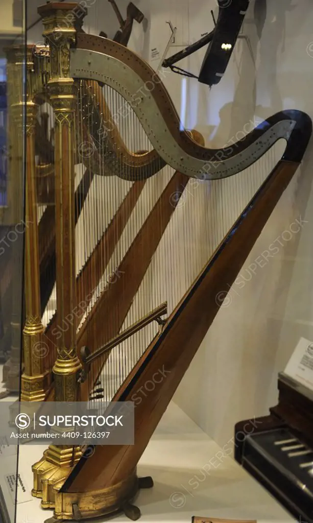 Harp Chromatic. 1906. Deutches Museum. Munich. Germany.