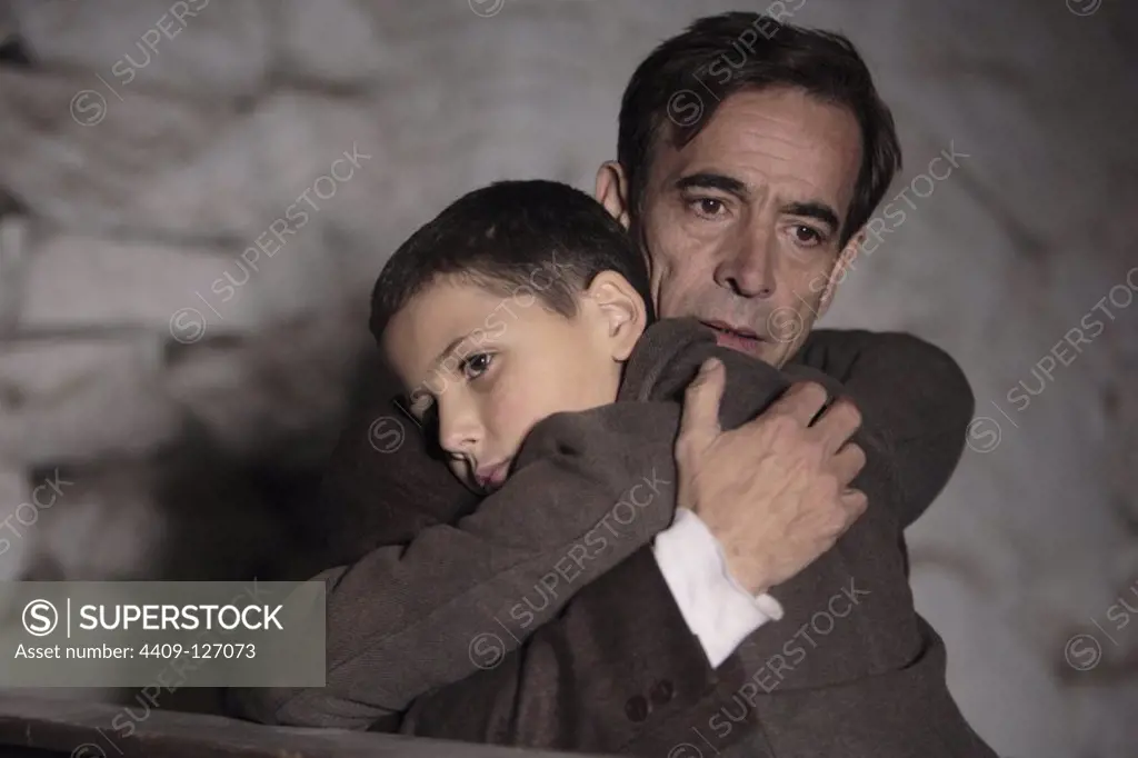 IMANOL ARIAS and ROGER PRINCEP in PAJAROS DE PAPEL (2010), directed by EMILIO ARAGON.