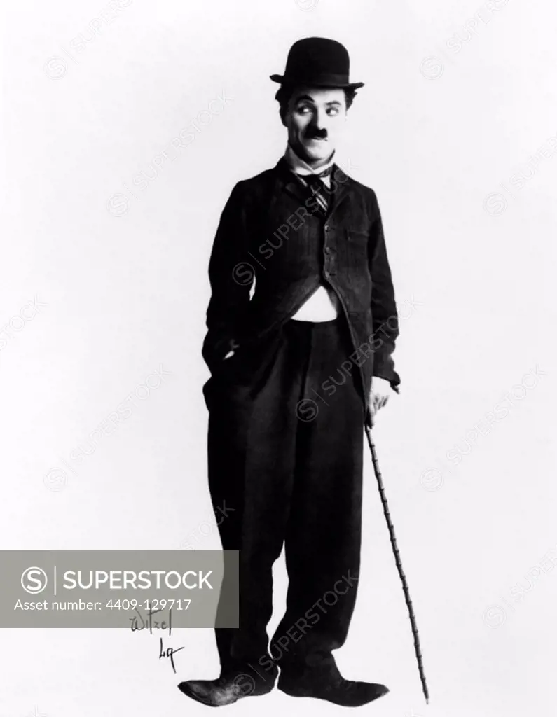 CHARLIE CHAPLIN in THE TRAMP (1915), directed by CHARLIE CHAPLIN.