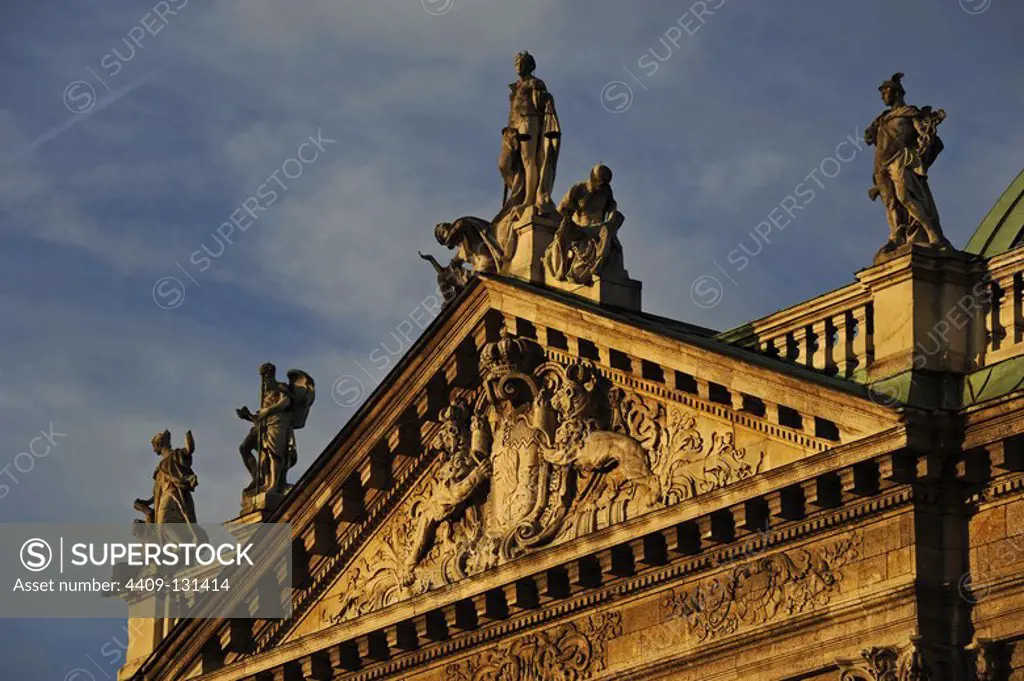 Germany. Munich. The Justizpalast Munich (Palace of Justice). The palatial (old) Palace of Justice was construted in 1890-1897 by Friedrich von Thiersch in neo-Baroque style. Facade. Carved pediment.