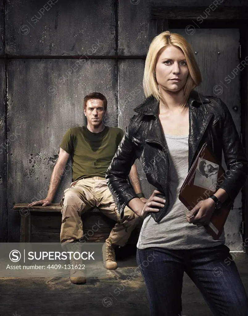 CLAIRE DANES and DAMIAN LEWIS in HOMELAND (2011).