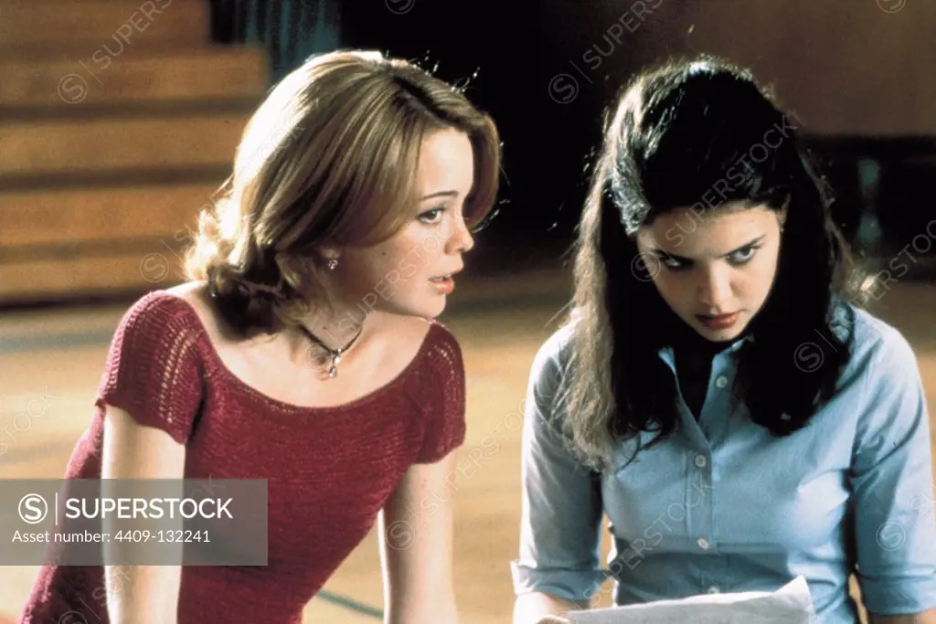 KATIE HOLMES and MARISA COUGHLAN in TEACHING MRS. TINGLE (1999), directed by KEVIN WILLIAMSON.