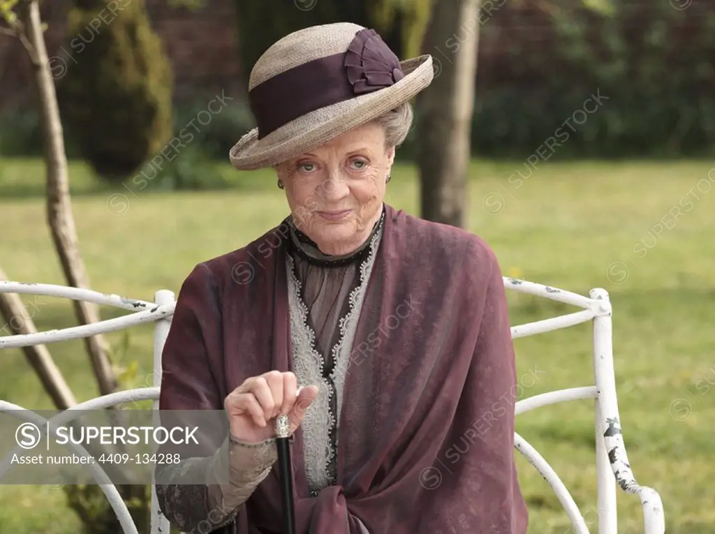 MAGGIE SMITH in DOWNTON ABBEY (2010), directed by JULIAN FELLOWES.